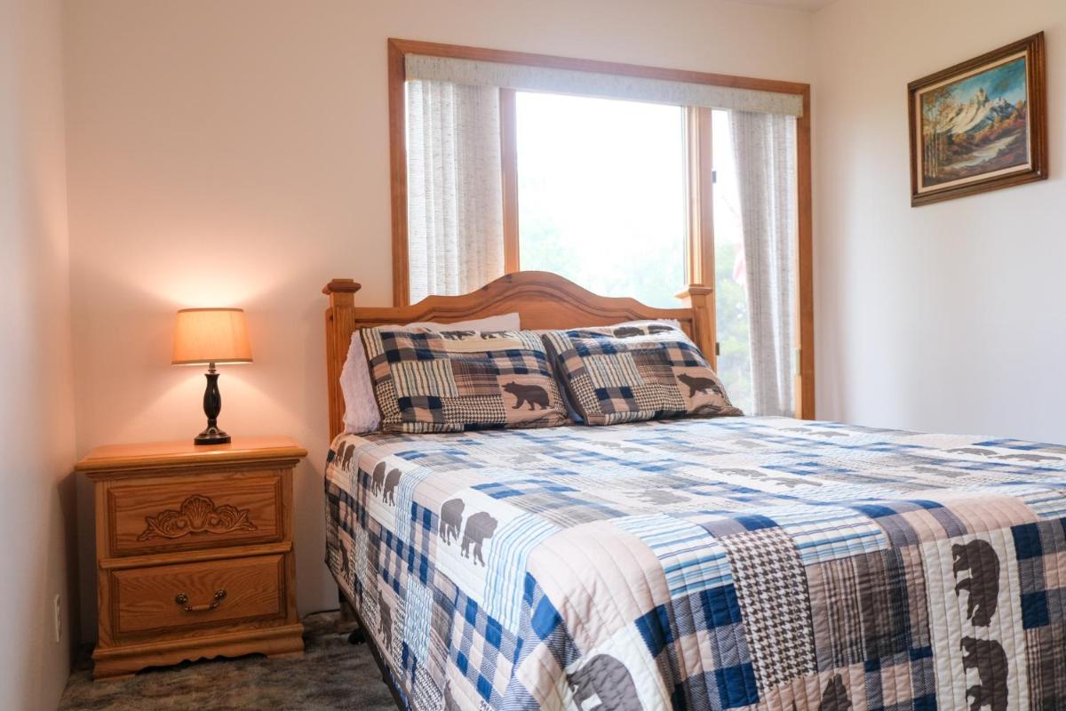 Yellowstone Wapiti View Cabin - Housity