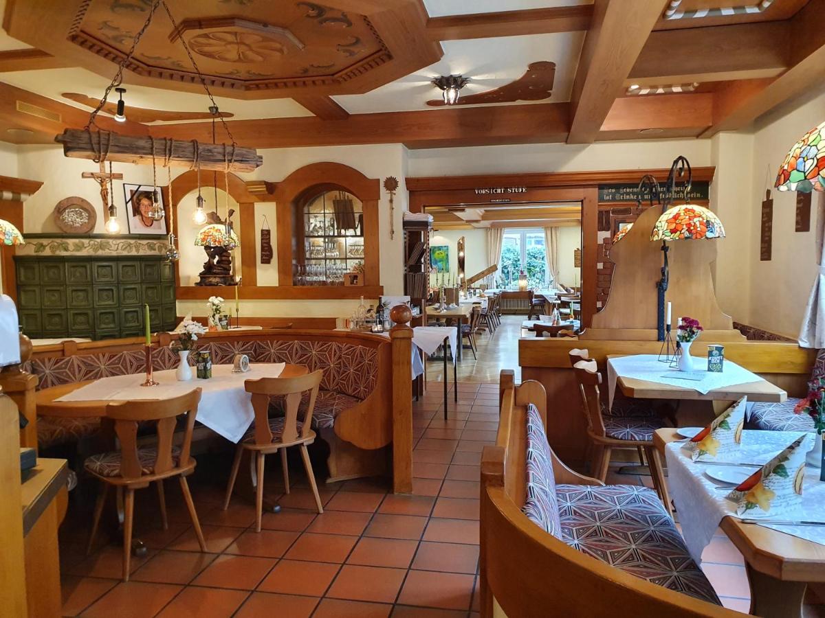 Hotel Neuenburger Hof - Housity