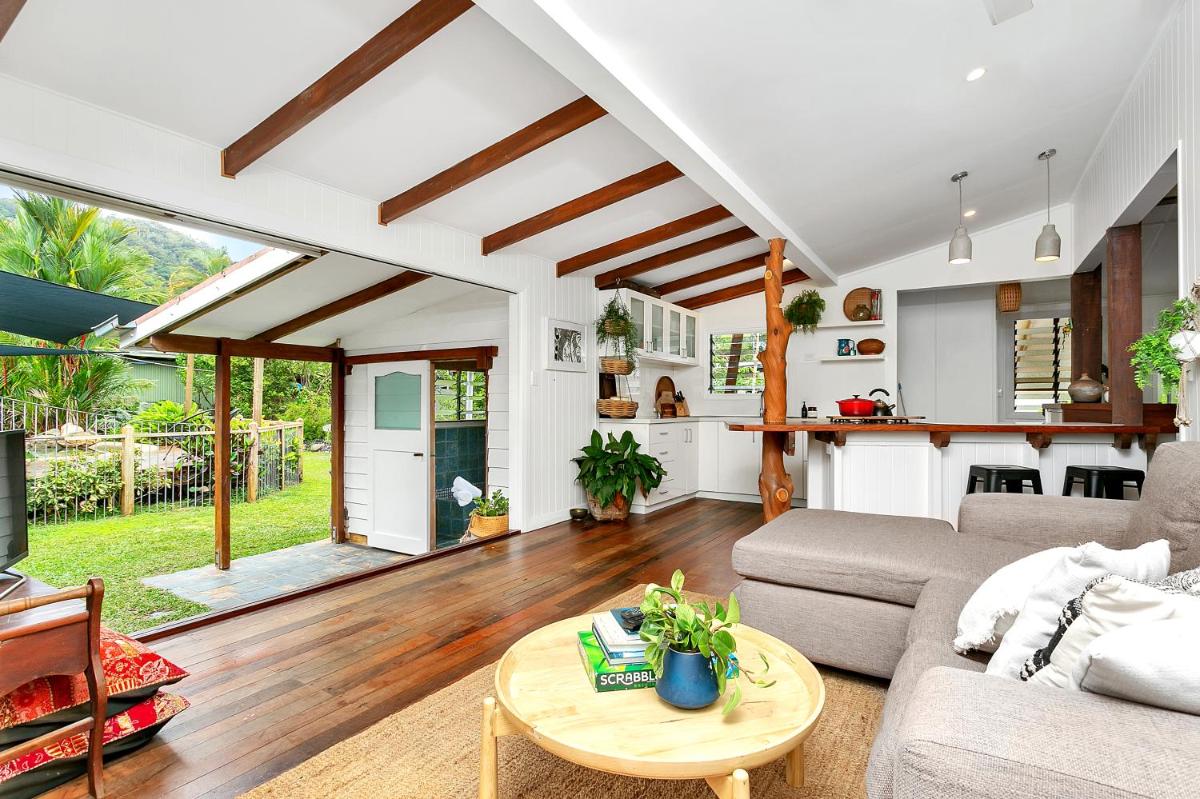 Lazenby Lodge - Housity