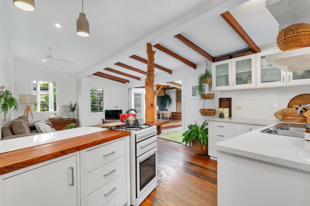 Lazenby Lodge - Housity