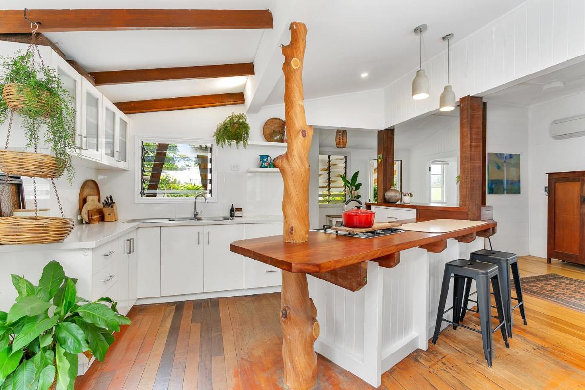 Lazenby Lodge - Housity