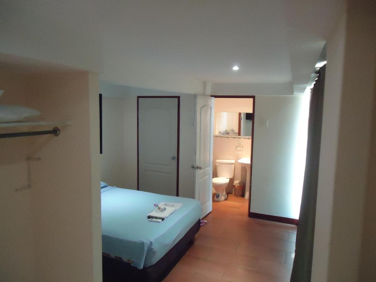 SUITES Minimalistas - Housity