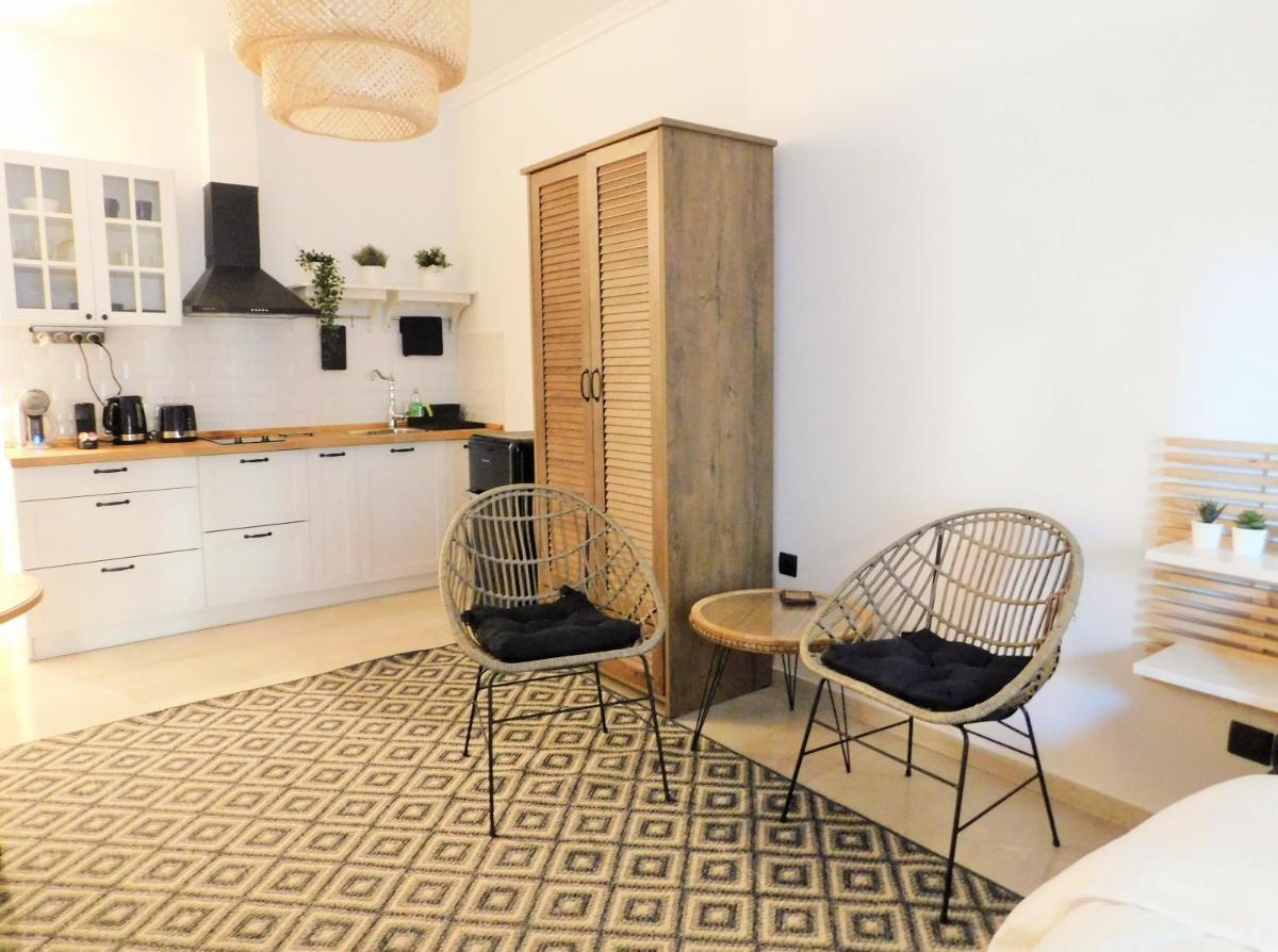 Brand New Studio 3 - Housity