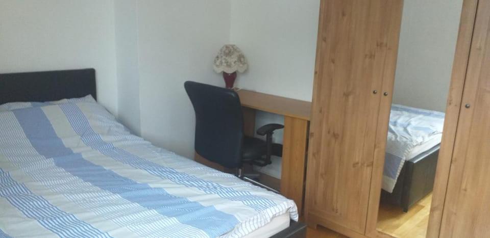 Large double room or single room with shared bathroom - Housity