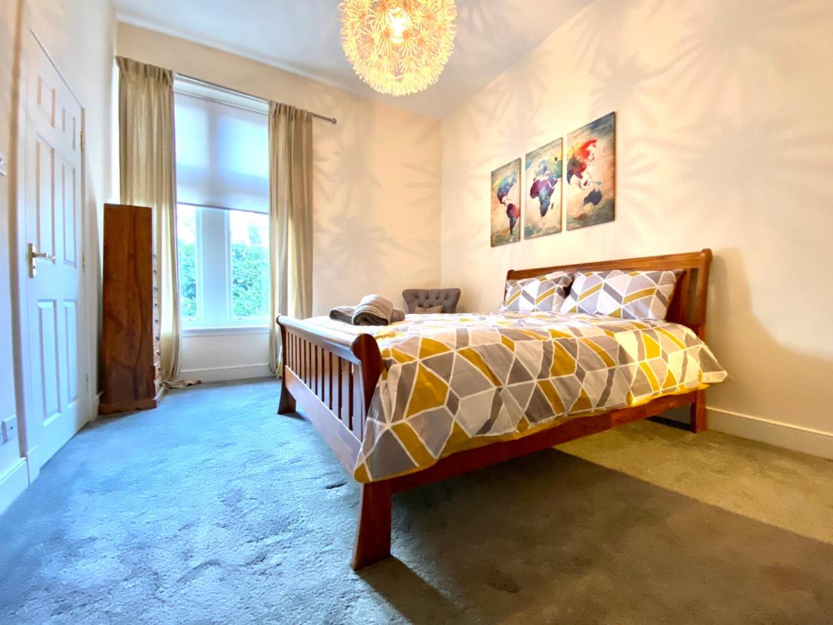 Serviced Accommodation Moray Lesmurdie House, Elgin - Free Parking, Free WiFi - Housity