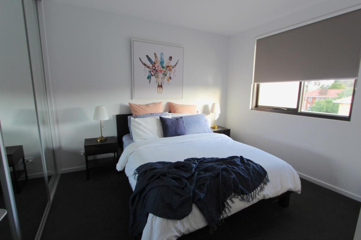 Suitetrails - StayCentral - Heidelberg Heights Penthouse