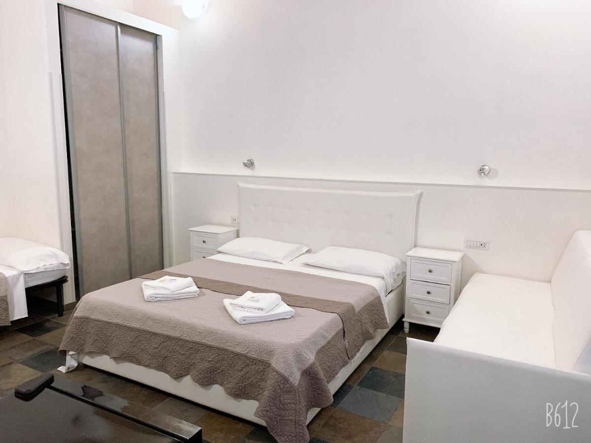 Golden Nice Apartment - Housity