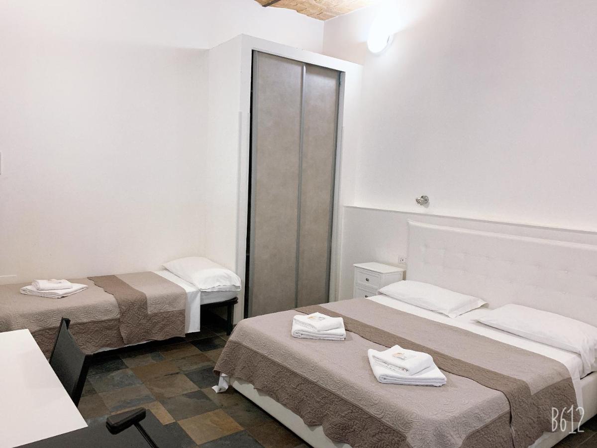 Golden Nice Apartment - Housity