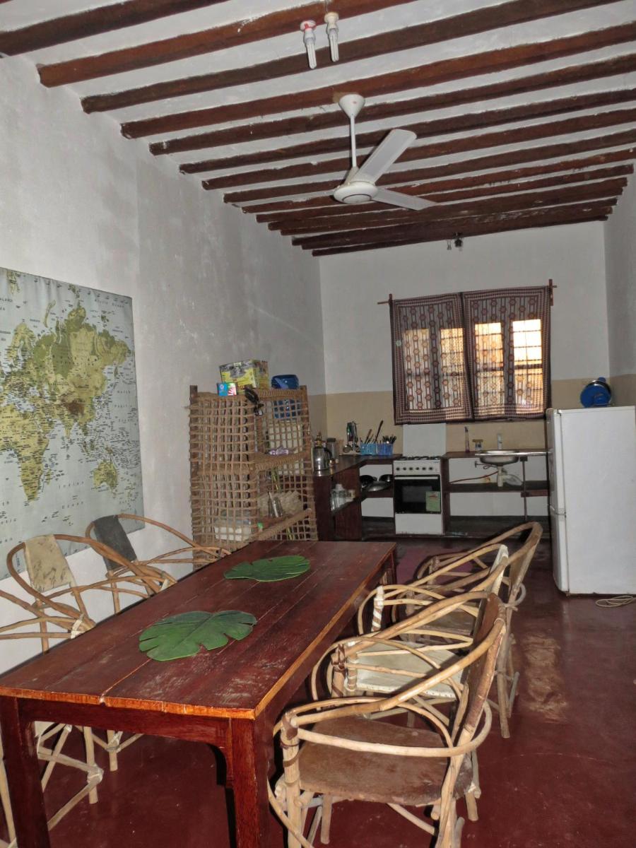 selfcatered Family house for 1-6 people in Jambiani, 400 meter from the beach - Housity
