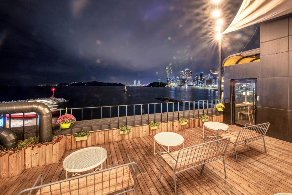 Mipo Oceanside Hotel - Housity