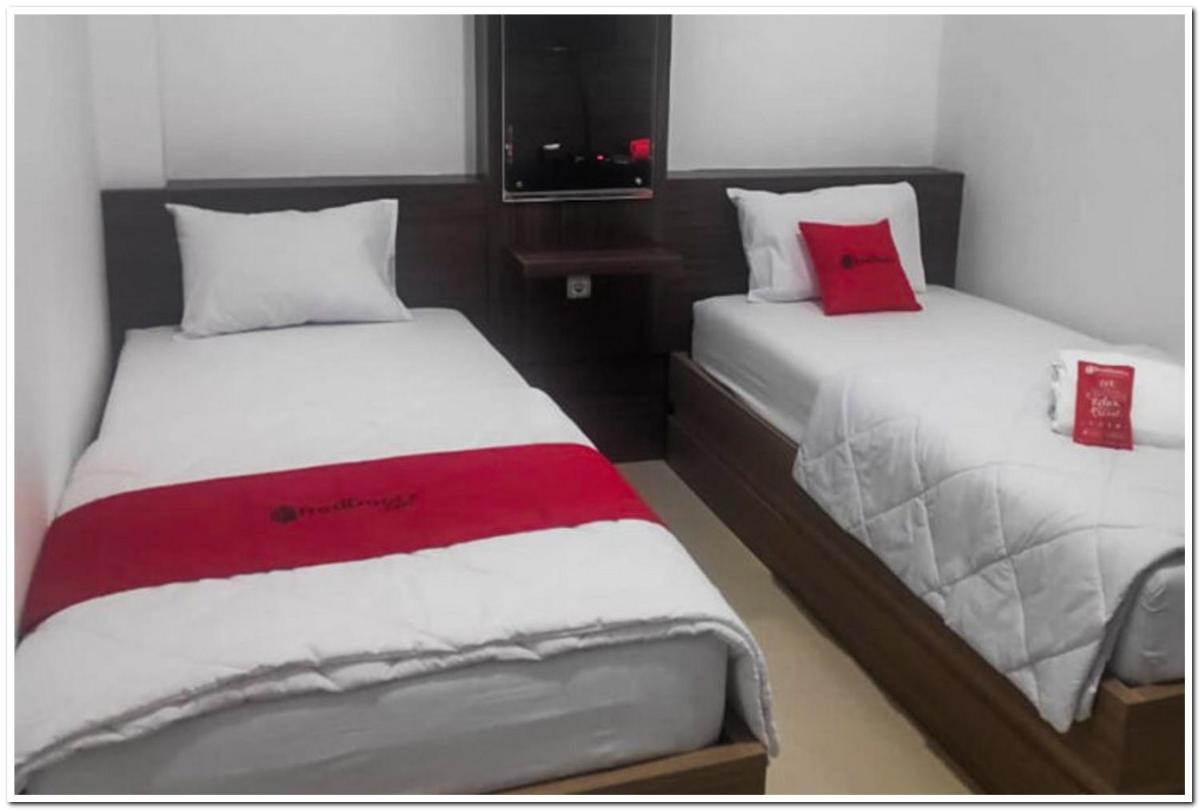 RedDoorz near Moro Mall Purwokerto 2 - Housity
