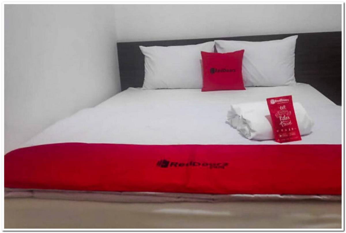 RedDoorz near Moro Mall Purwokerto 2 - Housity