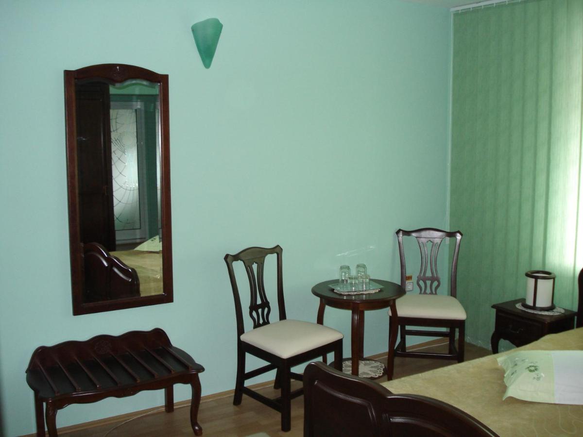 Pensiunea Fines - Housity