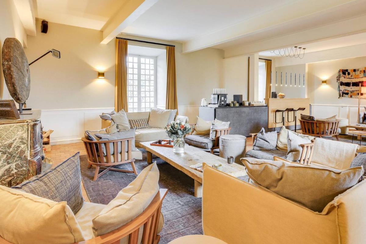 Coin salon dans l'établissement Château De Villiers-Le-Mahieu