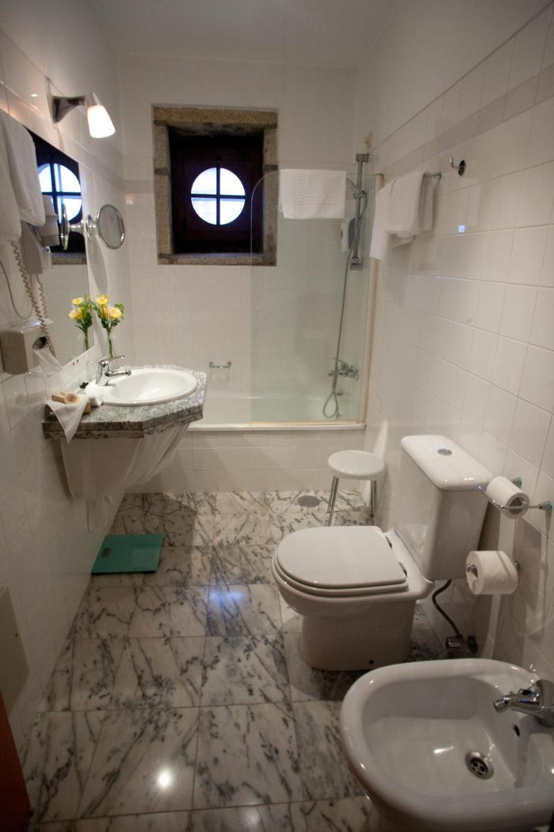 Uma casa de banho em Hotel Rural Quinta da Geia