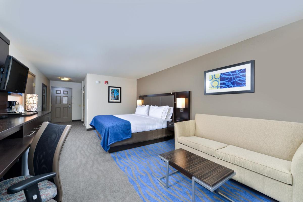 Holiday Inn Express Hotel & Suites St. Louis West-O'Fallon by IHG - Housity