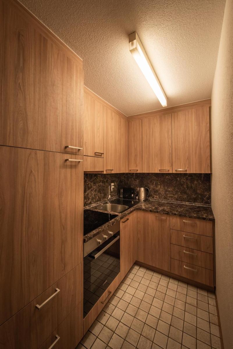 Central Wengen Wonderland: Mezzanine Studio for 4 - Housity