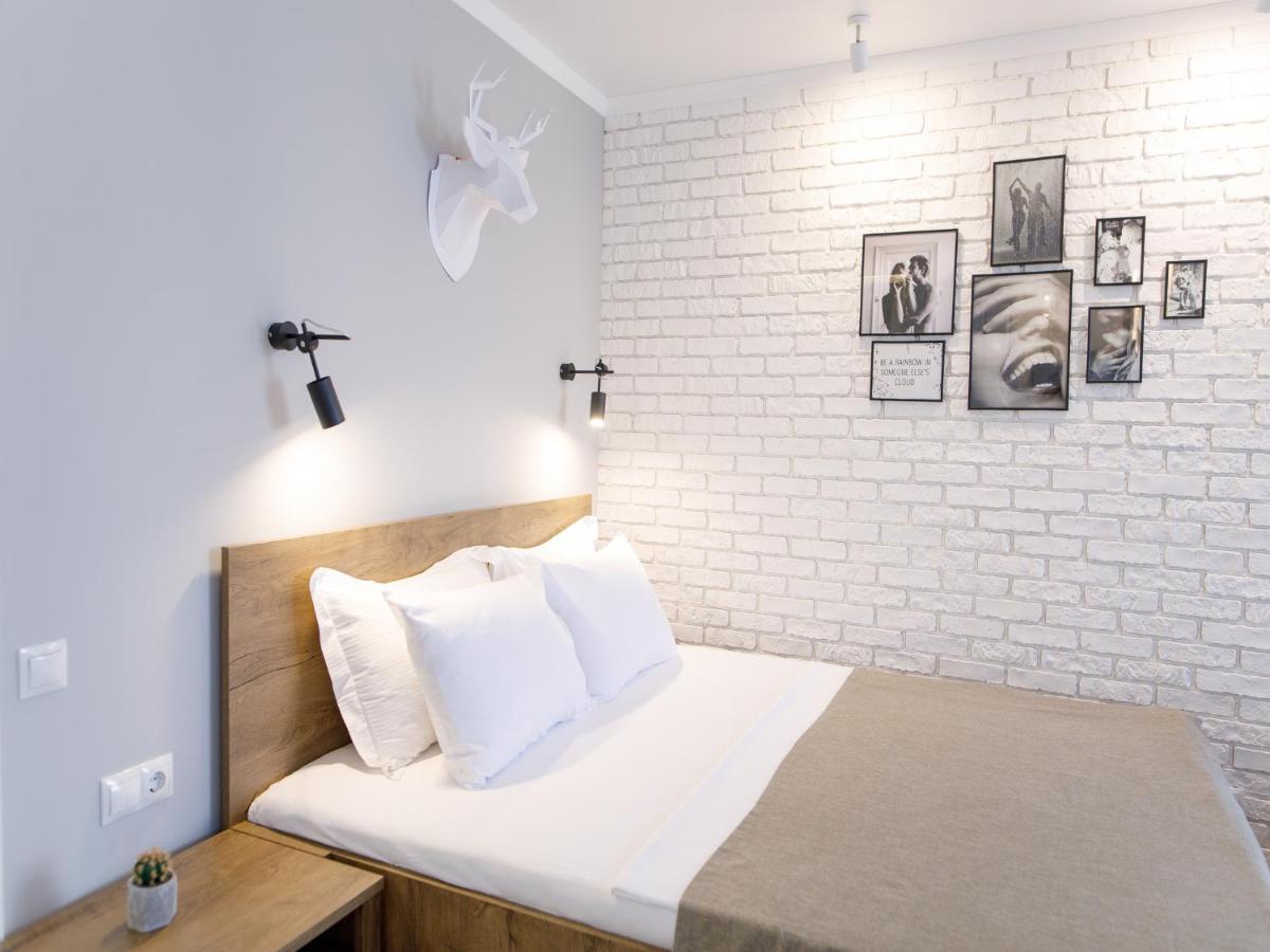 Studio Suite near Lake with Jacuzzi - Housity