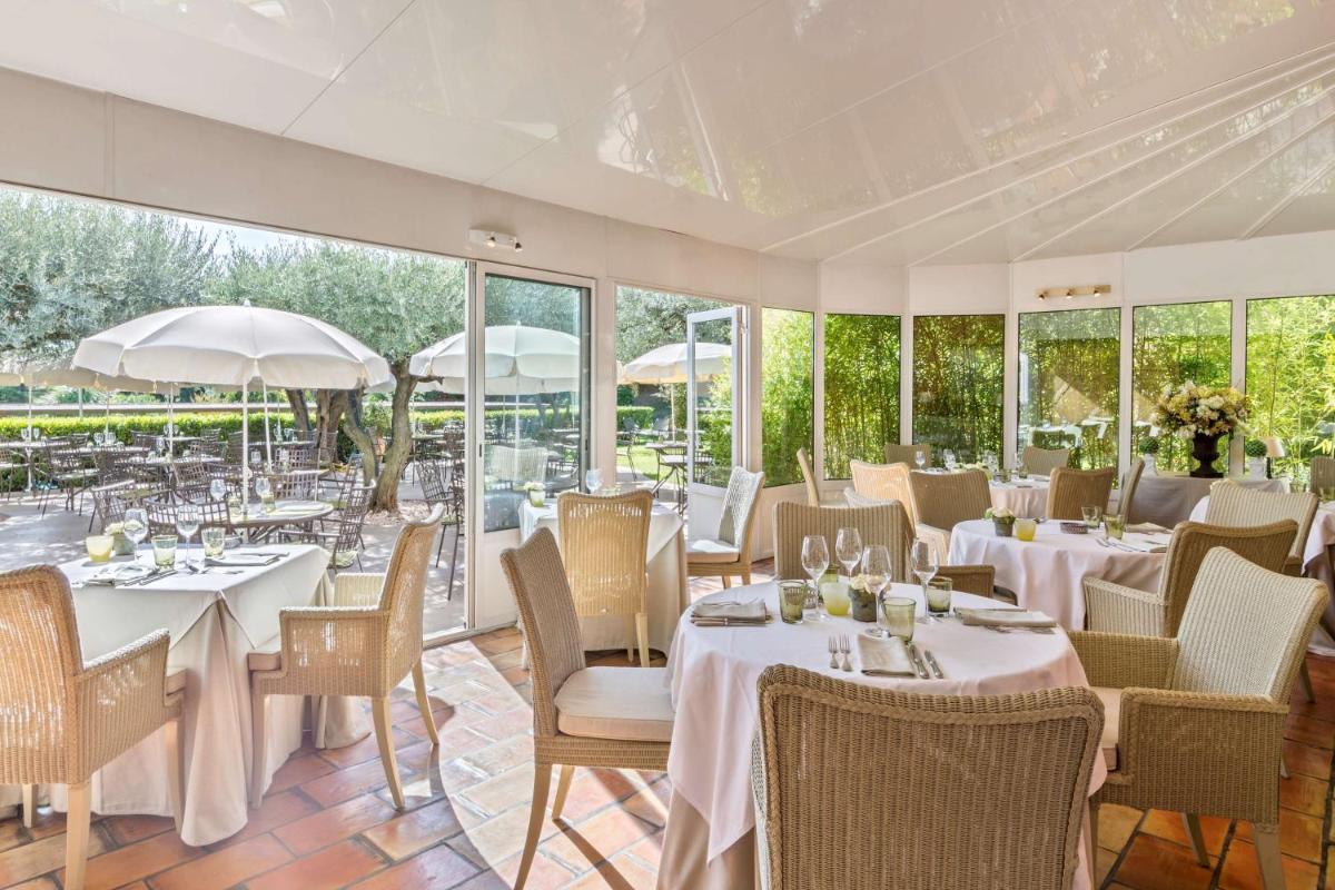 Restaurant ou autre lieu de restauration dans l'établissement La Bastide du Calalou Hotel & Spa, BW Signature Collection