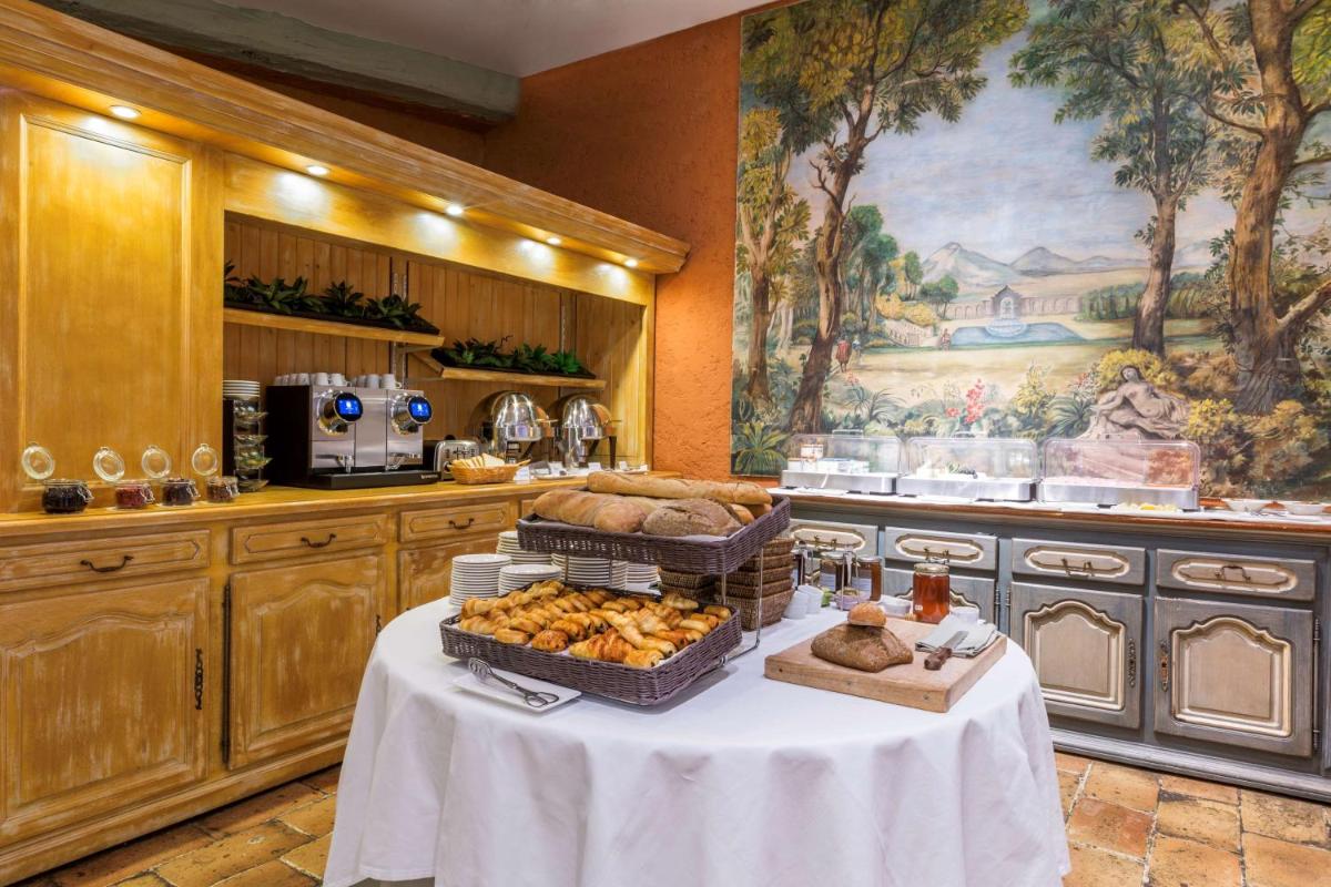 Nourriture dans l'hôtel ou à proximité