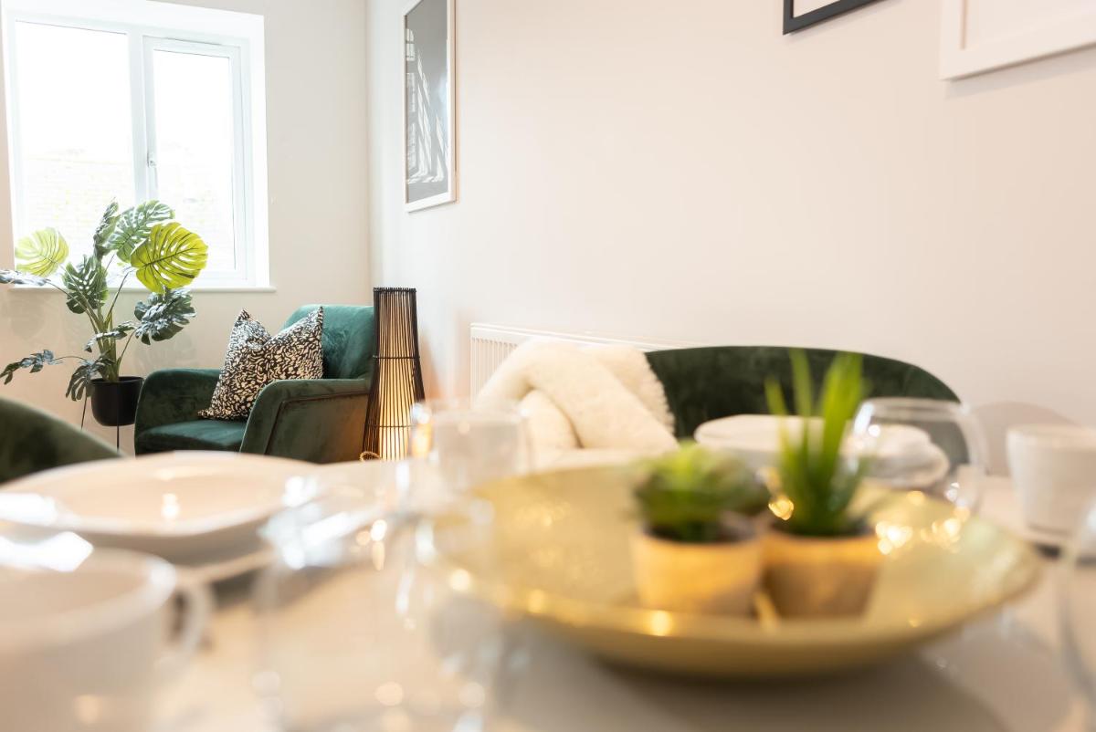 Luxury Boutique Harbour Apartments - Heart of Torquay - Near Babbacoombe & Beach - Housity