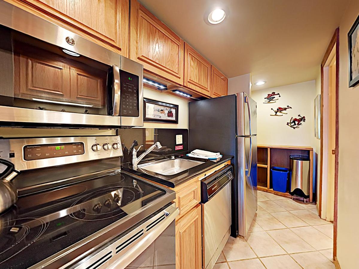 Timberline Condominums Studio Loft Standard Unit 301 - Housity