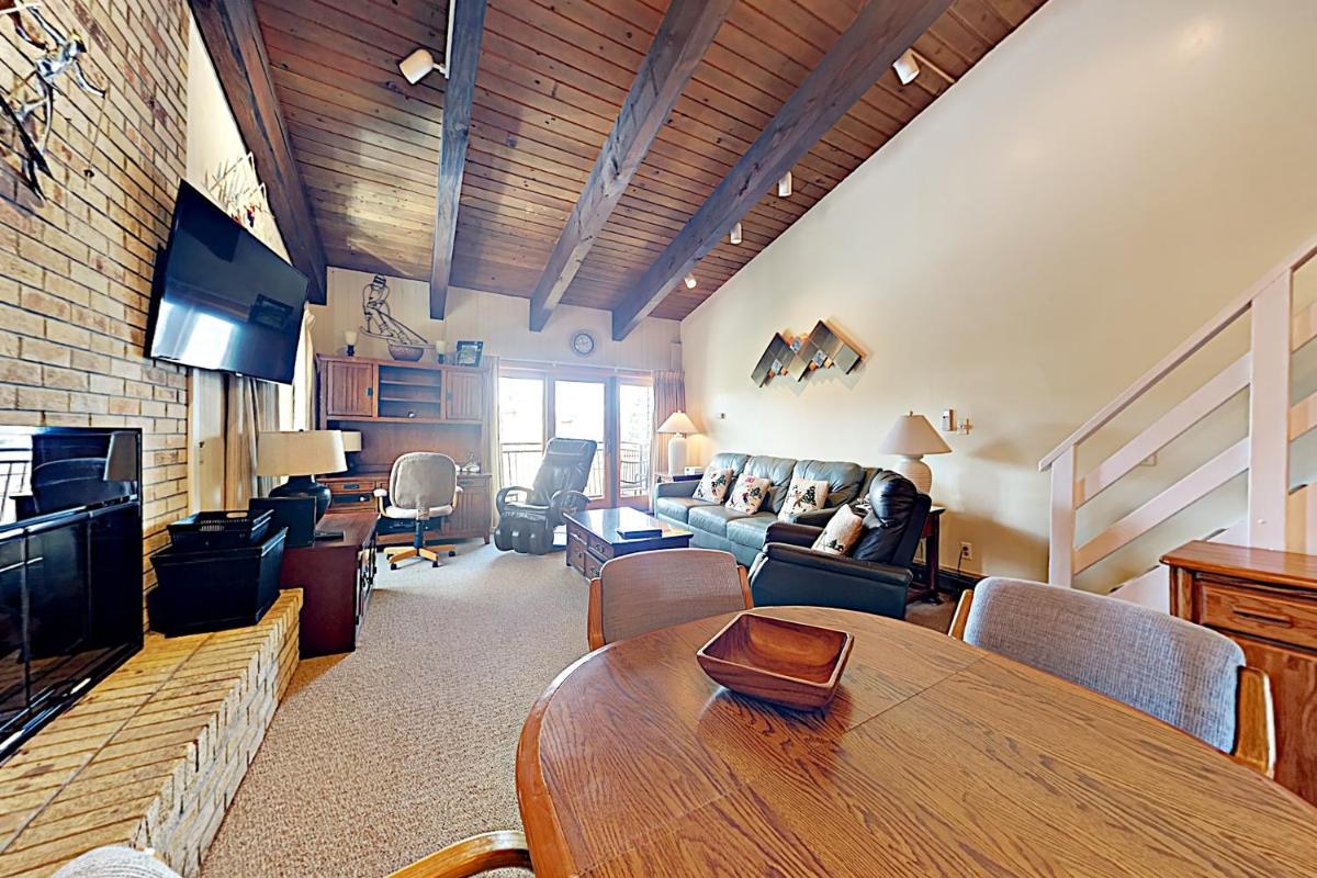 Timberline Condominums Studio Loft Standard Unit 301 - Housity