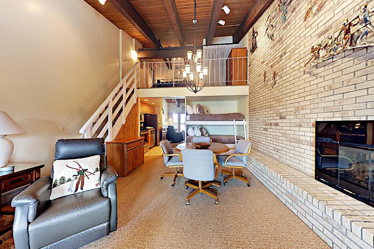 Timberline Condominums Studio Loft Standard Unit 301 - Housity