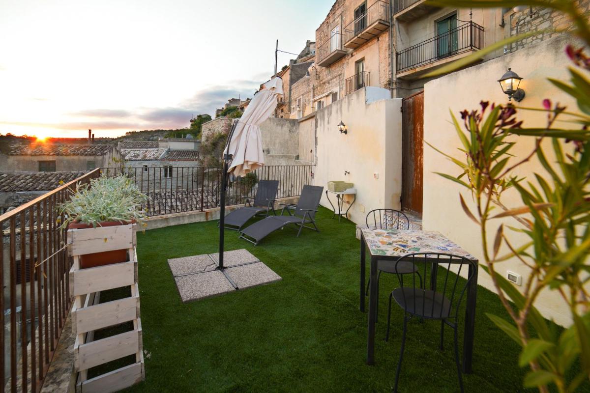 Modica Terrace - Housity