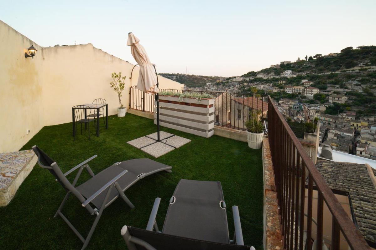 Modica Terrace - Housity