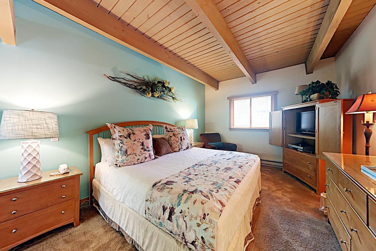 Timberline Condominiums 2 Bedroom Deluxe Unit A2E - Housity