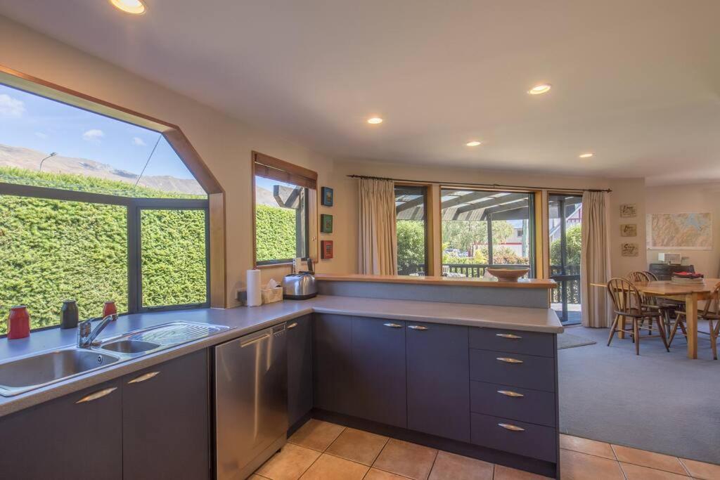 Central Wanaka 2 Bedroom Retreat - Housity