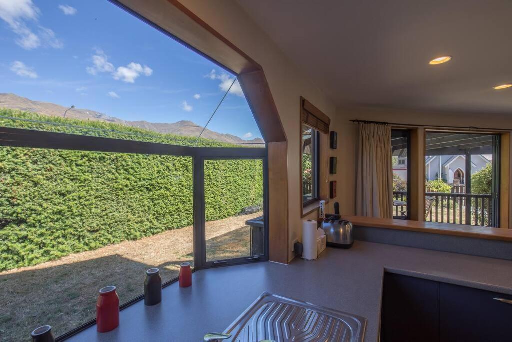 Central Wanaka 2 Bedroom Retreat - Housity