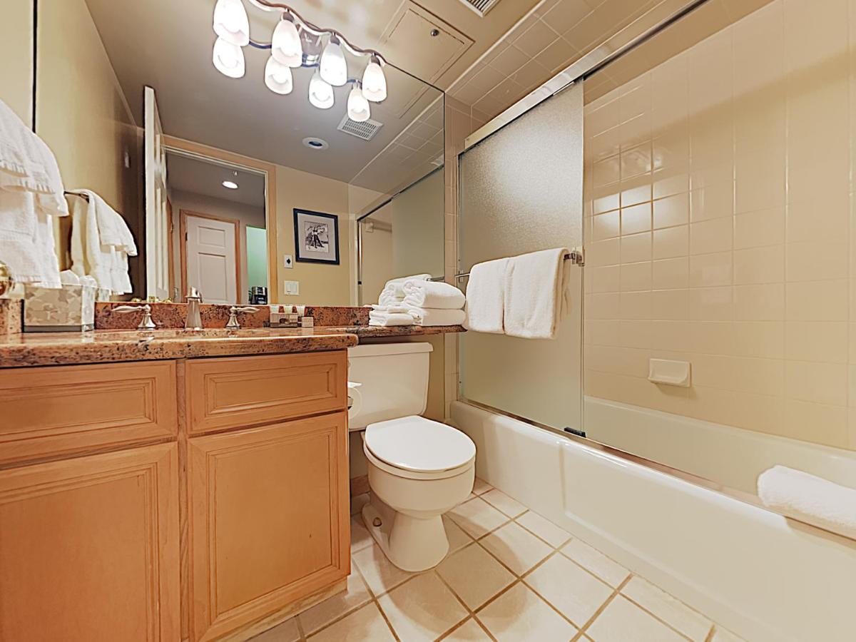 Timberline Condominiums Studio Deluxe Unit 117 - Housity