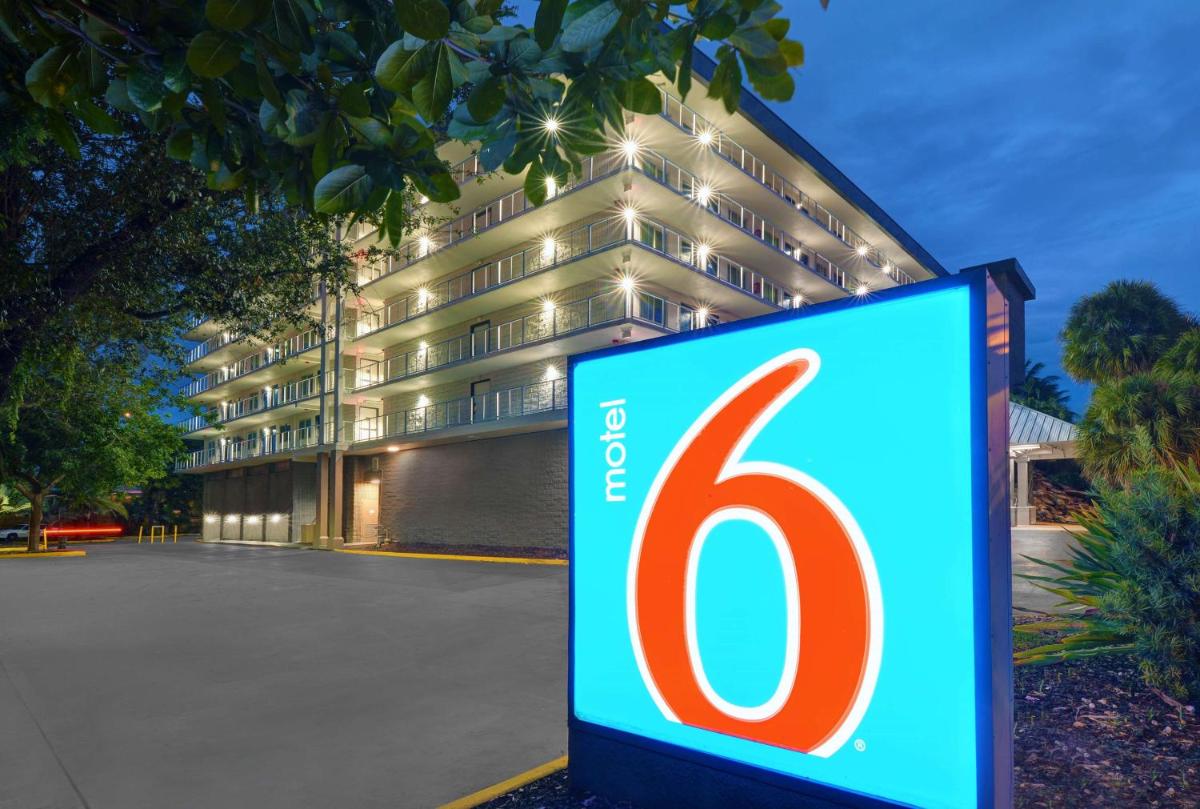 Motel 6-Cutler Bay, FL - Housity