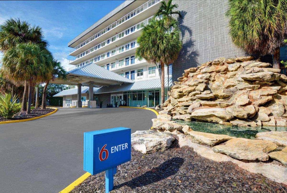 Motel 6-Cutler Bay, FL - Housity