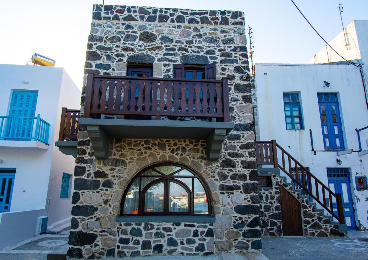 Plousiadi΄s Stone House - Housity