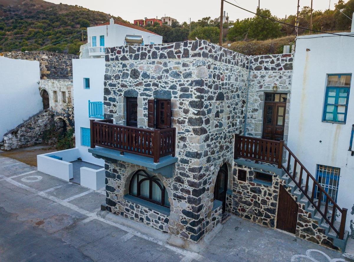Plousiadi΄s Stone House - Housity
