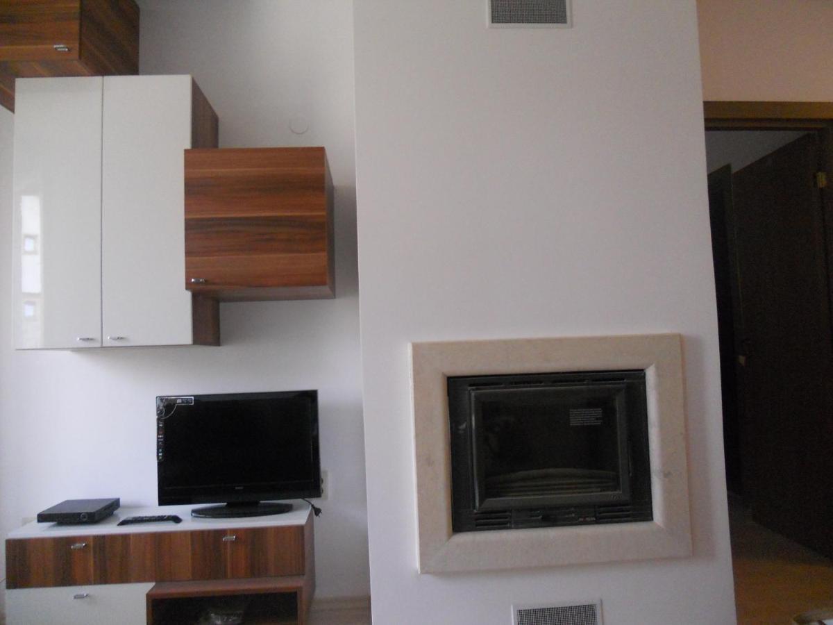 Roy's Apartment in St John Park - Housity