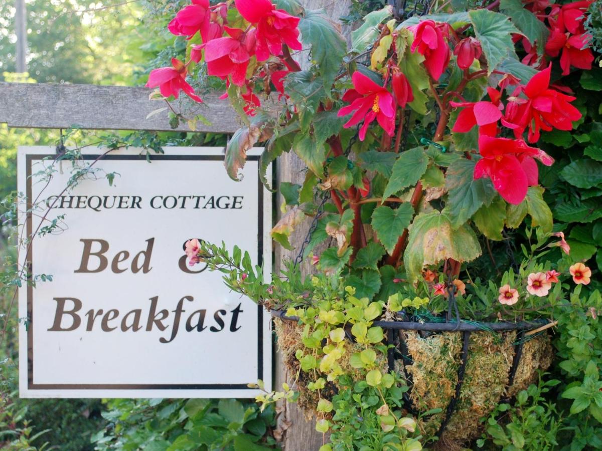 Chequer Cottage - Housity