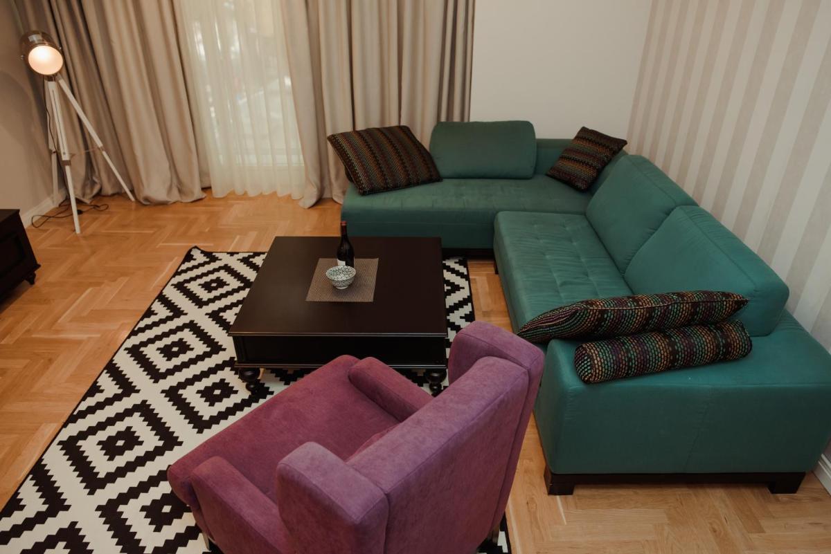 Opera 1 - Housity