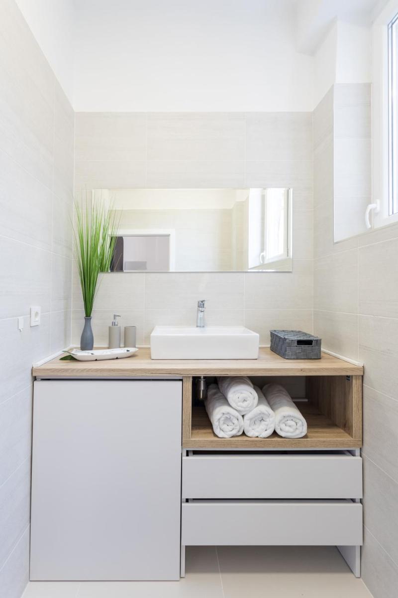 Flower Square Apartments - Housity