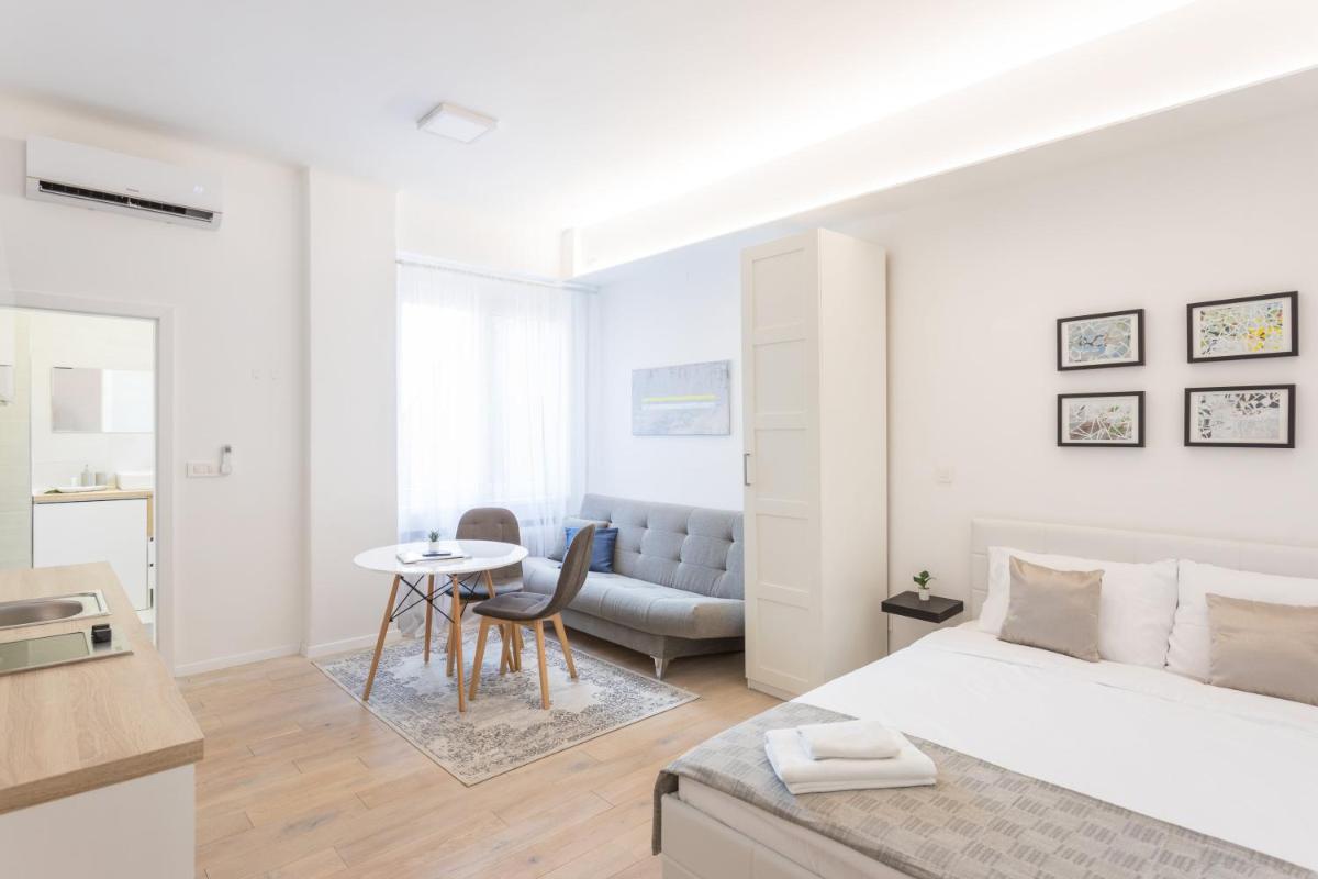 Flower Square Apartments - Housity