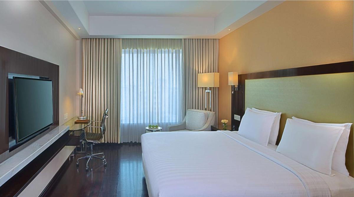 Radisson Hotel Agra - Housity