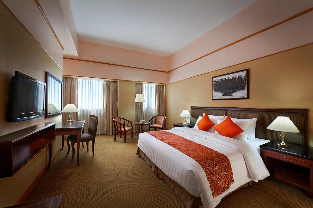 Berjaya Makati Hotel - Housity