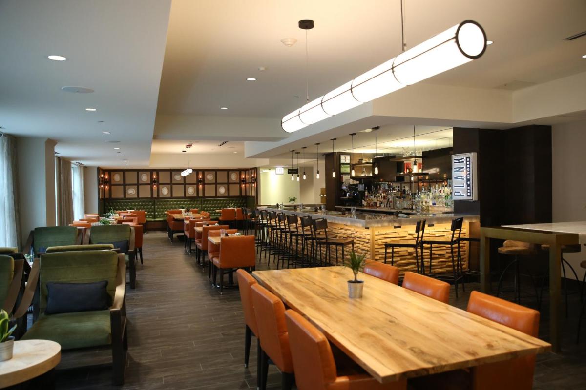 Hotel Indigo Naperville Riverwalk, an IHG Hotel - Housity