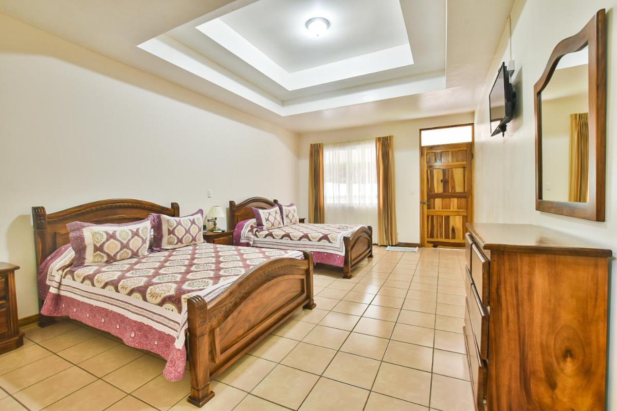 Ranch Lakes of Arenal - Housity