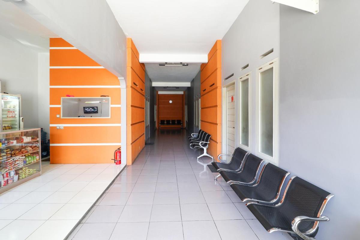 RedDoorz At Merdeka Street Garut - Housity