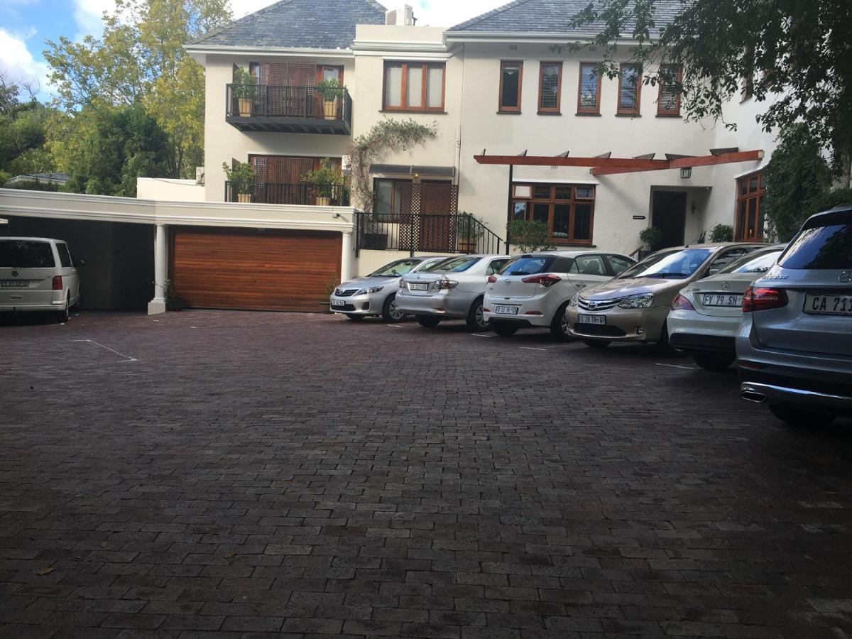 Fernwood Manor Boutique Guest House - Housity