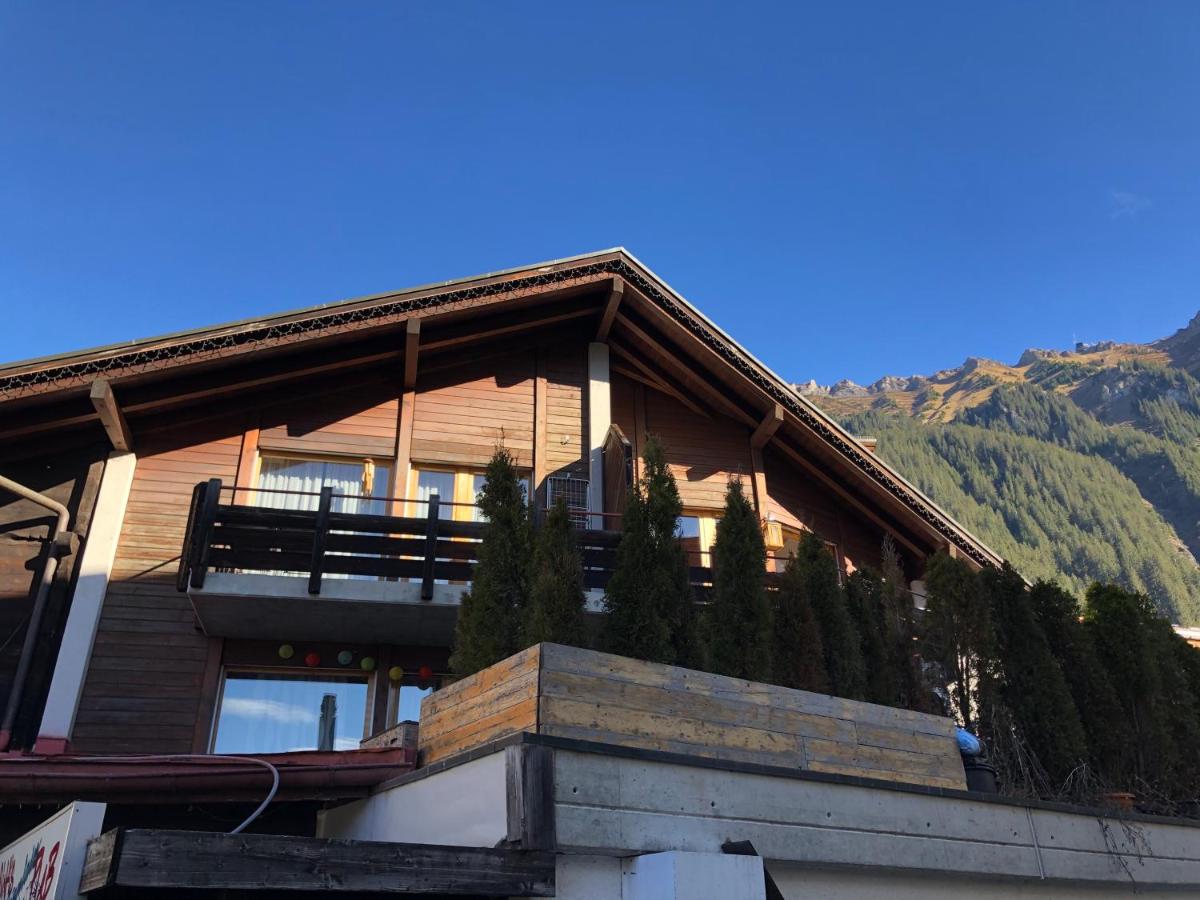 Central Wengen Wonderland: Mezzanine Studio for 4 - Housity